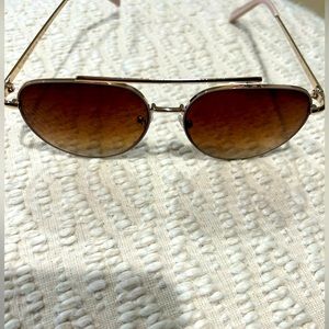 NWOT Kendall + Kylie Aviator sunglasses